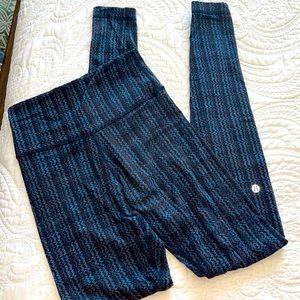 Lululemon leggings size 4 tall
